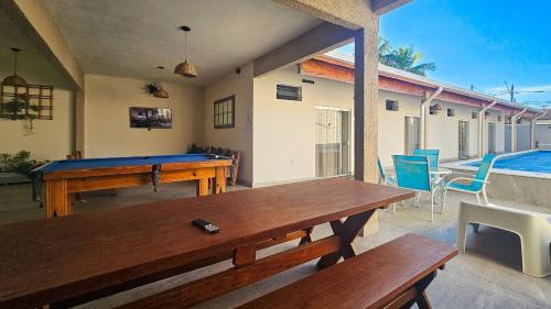 Tupy House | Piscina Aquecida, 4 Suítes, Bilhar, Área Gourmet