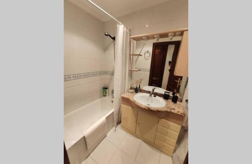 Baiona Apartment | Piso Céntrico con Terraza y Garaje Para Tu Familia