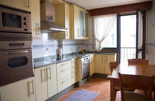 Baiona Apartment | Piso Céntrico con Terraza y Garaje Para Tu Familia