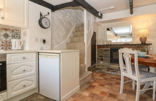 West Looe Cottage | PIXIE COTTAGE, pet friendly, character holiday cottage in Looe