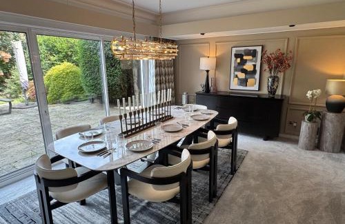 Coombe Hill House | Place to stay in New Malden