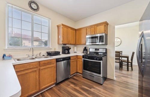 Fox Valley House | Plainfield FHS Rental - Metcalf Ctn