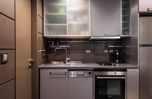 Athens City Centre Apartment | Plaka: Stylish Flat Overlooking Cathedral Sq. CM1