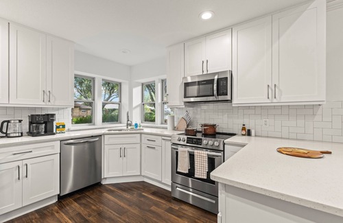 Hunters Glen House | Plano Oasis 3BR | Pool, Pets, Fenced Yard