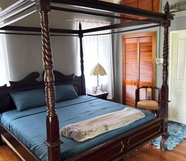 Reading House | Plantation Suite