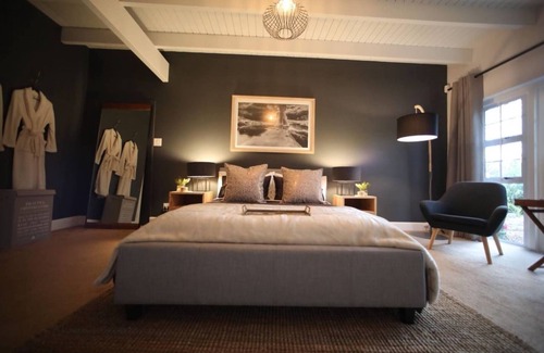 Welgemoed House | Plattekloof Views - Adults Only