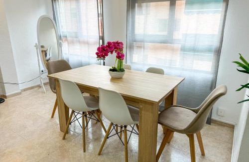 Castello de la Plana Apartment | Plaza mediterraneo - Turistea