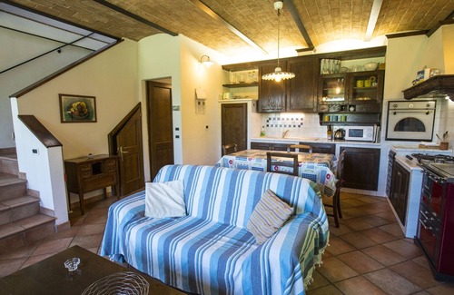 Poggiarello House | Pleasant characteristic hayloft that has been renovated into holiday apartment in a part of the Chianti that is ideal for visiting the most important towns.