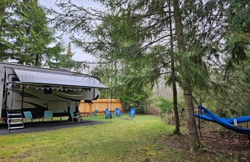 Sequim House | PNW glamping with private yard