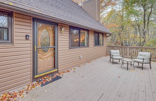 Briar Crest Woods Cottage | Poconos Pvt Lake, Arcades, Hot Tub, Fire Pit, BBQ