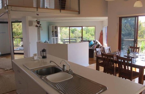 Binalong Bay House | Point Break Binalong Bay 5 minutes walk to the beach