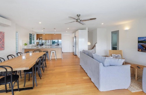 Avoca Beach House | Point View - 'Amazing Views & Location'