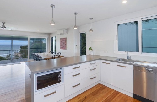 Avoca Beach House | Point View - 'Amazing Views & Location'