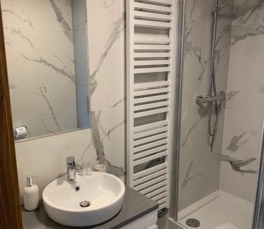 Ursynow Apartment | Pokoje gościnne IKAR - Metro i Parking