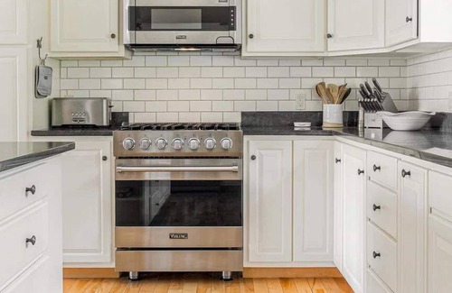 West Hartford House | Pond, Pool, Mountain Views - Au Bout du Chemin