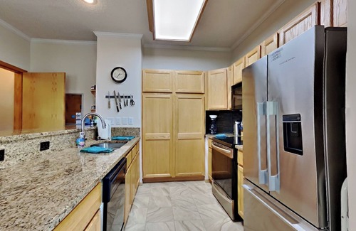 Wildernest House | Pooch-Approved 2BR w/snazzy ensuites; 30+ days, and live like a local!