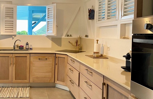 Le Diamant Villa | pool, 100 m from the beach, sea, relaxation and standing facing Diamond Rock