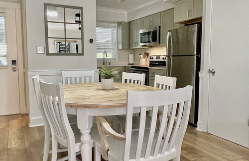 South Rehoboth House | POOL, 2 BD/2.5 BA, 4 blocks to the beach or town, sleeps 6