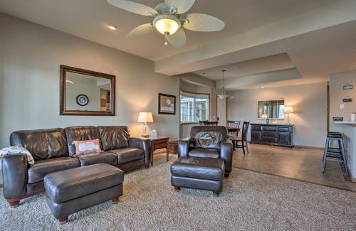 Lakeland Apartment | Pool Access and Boat Slip Lake Ozark Condo!