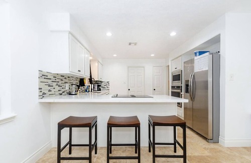 Ponderosa Forest Apartment | Pool | BBQ | Game Room | Gym | Patio | Workspace