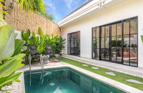 Umalas Villa | Pool Garden Private 2BR Villa - 10 min to Finns Beach Club
