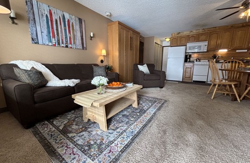 Granby Apartment | Pool~Hot Tubs~Views~Sleeps 4~Studio~Free WiFi~Near RMNP & Winter Park! 18