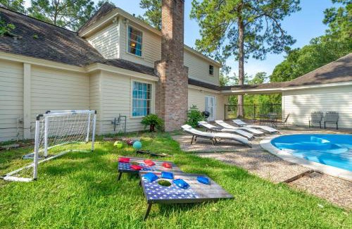 Ponderosa Forest House | Pool Oasis Games Wifi Bbq Yard Sleep 16