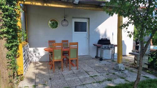 Petrovce Apartment | Pool place