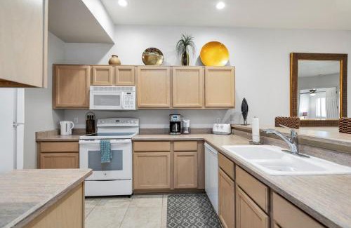 McCormick Ranch House | Pool-side, 1st Flr, Lake Subd-trail, Walk 2 Dining