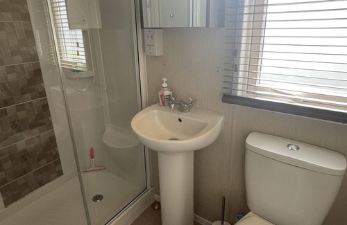 Hamworthy Cabin | Poole Harbour View Lodge at Rockley Park