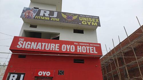 Hapur Hotel | POP 81067 The Signature Hotel