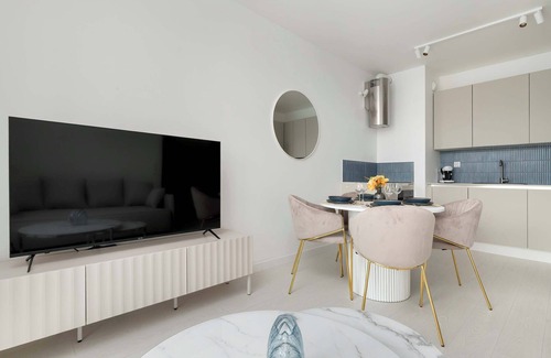 Mlyniska Apartment | Popieluszki 2C Modern Apartment Gdansk Center Parking