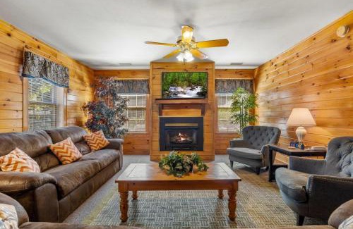 Pigeon Forge Apartment | Poplar Point Condo Unit 12F