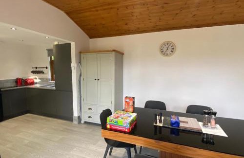 Newark upon Trent House | POPPY LUXURY LODGE Sleeps 8 at Fairview Farm, Ravenshead, Nottingham Near Sherwood Forest, Dog Friendly, Farm Stay great for wedding groups, families, Hen Do's, friends gatherings with amazing views