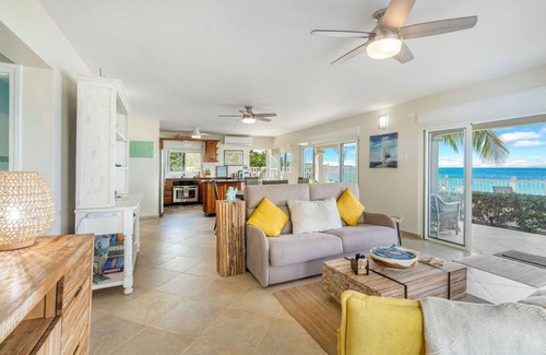 Simpson Bay Condo | Popular Beachfront Condo directly on Simpson Bay beach in St. Maarten