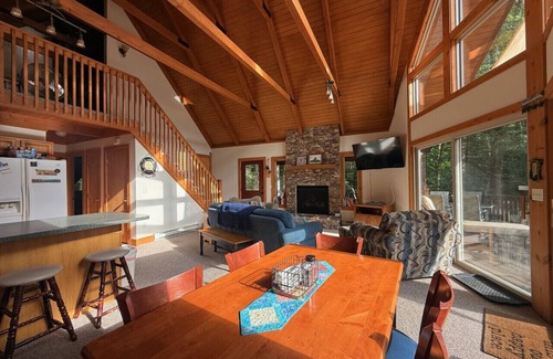 Alpine Lake Apartment | Porch Paradise: Lake Access, Pet-Friendly, and Ultimate Family Fun – Sleeps 13!