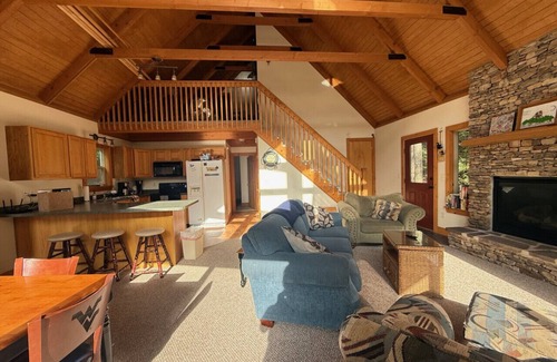 Alpine Lake Apartment | Porch Paradise: Lake Access, Pet-Friendly, and Ultimate Family Fun – Sleeps 13!