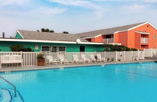 Port Aransas Condo | Port Aransas Vacation Rental 2-bedroom condo