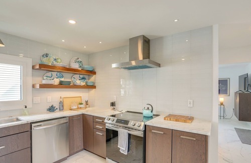Port Clinton Cottage | Port Clinton Home w/Lake View - Walk to Beach!