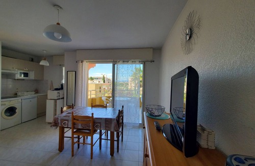 Frejus Port Apartment | Port FREJUS Studio with sleeping area of 30 m2 for 2 Adults 2 Children with quiet balcony on the garden side