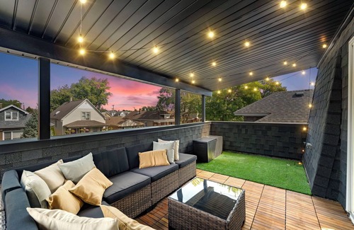 Chicago House | Portage Park, Movie Theater, Game Room, Gym, Arcade, Kid's Space, Fits 16 Guests