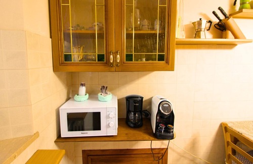 Cortona Apartment | Portion of a house nestled in the Tuscan countryside. Accommodates up to 7 guests, offers private po