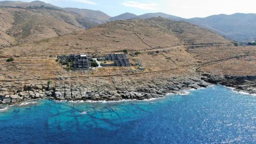 Omales Hotel | Porto Mani Suites