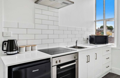 Battery Point Apartment | Portsea Place Hobart - designer studio + parking