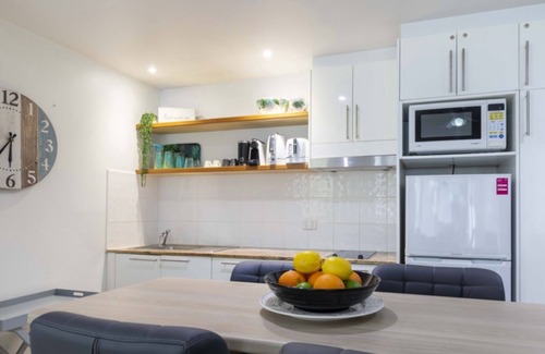 Port Douglas Apartment | Portsea Swimout - Prime Location + Pool Bar