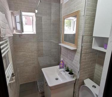 Curtea De Arges Apartment | Posada Studio