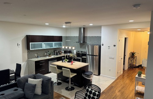 East Orange Apartment | Posh 2BR/2BA King Bed! Free Parking! 30 Min to NYCnn