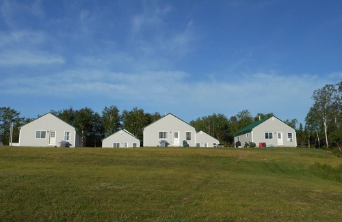 Shirley Cabin | Post and beam cabin with king and bunk
