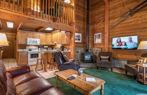 Snowshoe House | Powder Monkey #3: 3 Bedrooms, 2 Full Baths: Slope Side.