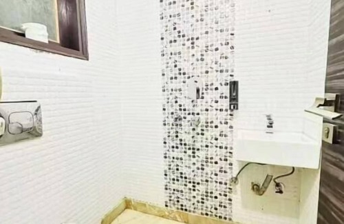 Delhi Cantonment Apartment | Prahar Homes with PS 5 Setup